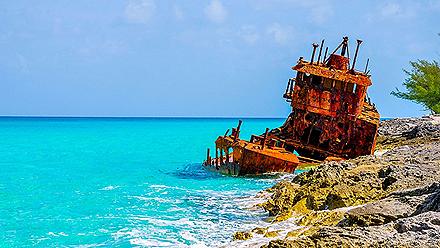 Sunken Ship Coast, Bimini, Bahamas 